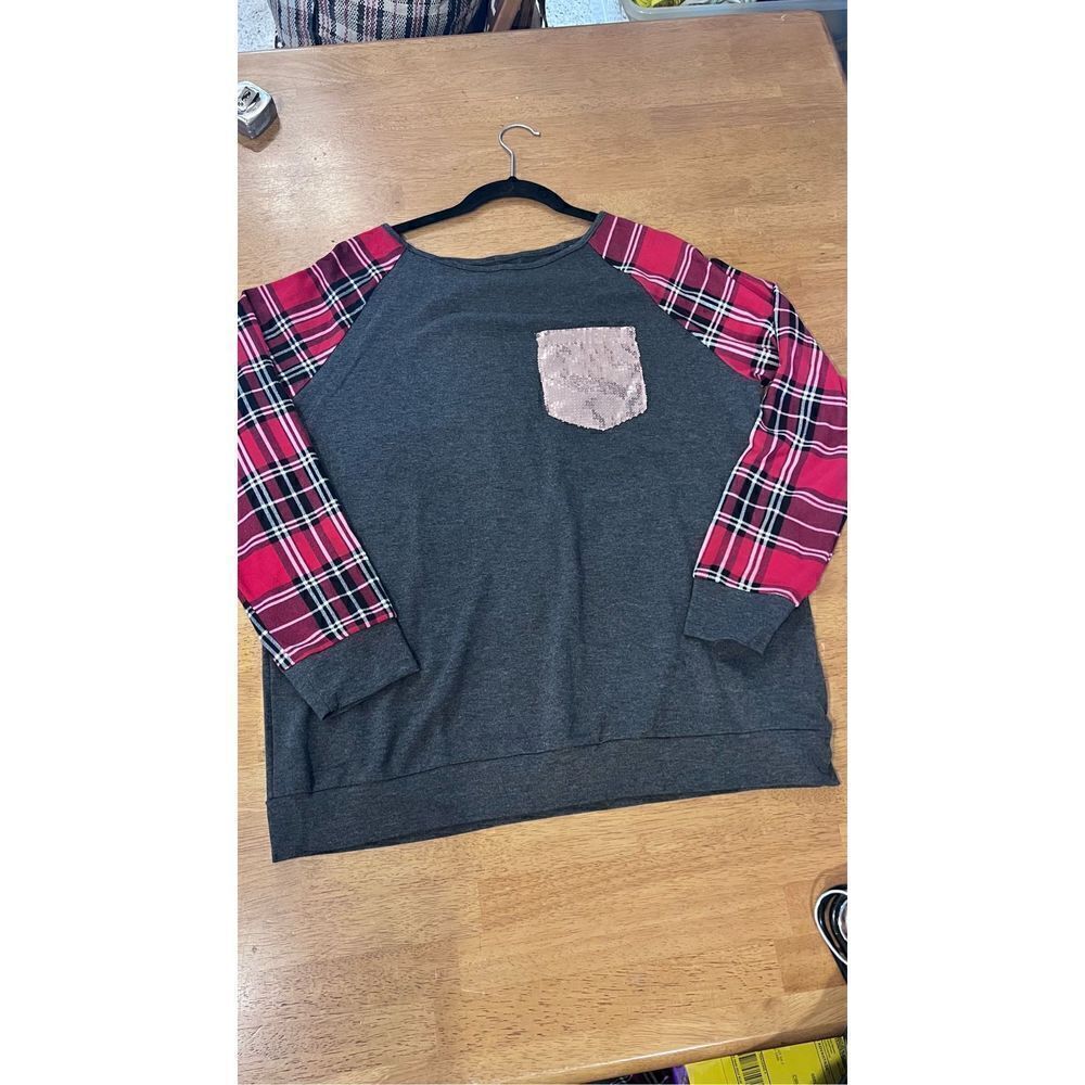 GRAY TOP WITH BUFFALO PLAID SLEEVES GOLD SEQUIN POCKET WOMENS SIZE XL CHRISTMAS - Picture 2 of 10
